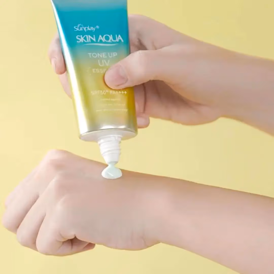 Skin Aqua Tone Up UV Essence SPF50+ PA++++ 80g Mint 4 Skin Aqua Tone Up UV Essence SPF50+ PA++++ 80g Mint - Image 4
